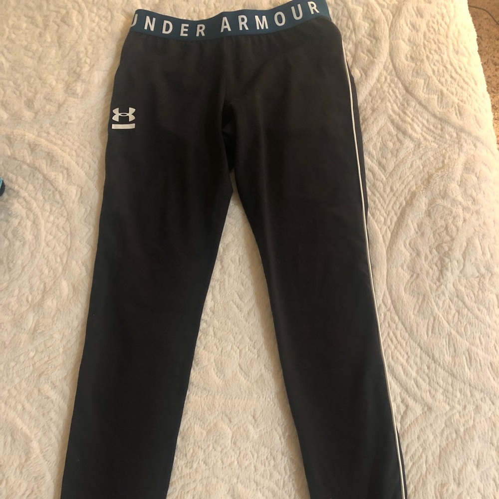 Fitted under armor yoga pants